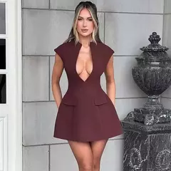 Vestido Curto Elegante Gola Quadrada Emma - loja online