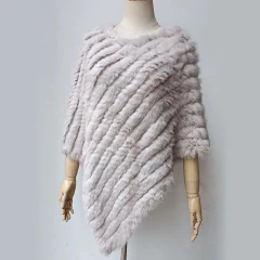 Imagem do Poncho Rihanna Elegante de Pele de Coelho Xale.