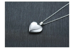 Colar Relicário de Coração e Oval em Aço Inoxidável para Colocar Fotos.