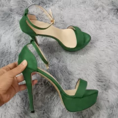 Sandália de Plataforma Dedos abertos de Salto Alto Fecho de Fivela Madison na internet