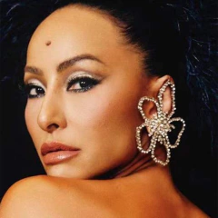 Brinco Sabrina Satto Flor com Strass, Brinco de Festa.