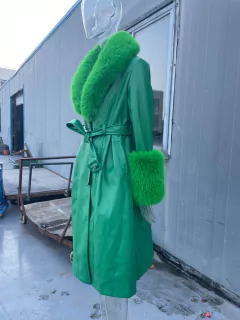 Sobretudo de Luxo com Gola e Punho de Pelo de Raposa Anne.