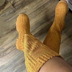 Bota Plataforma de Pelo Quente Brigithe. - Clube das Coisas - Tudo para Você ficar mais Linda e Sexy