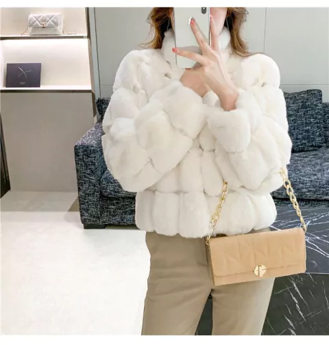 Casaco Roberta de Pele de Coelho Europeia.