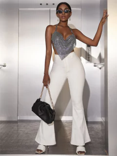 Imagem do Top Cropped Celebridades com Bico V Brilhante, Blusa Sexy.