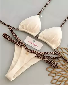 Biquíni elegante estampado com alça trançada Sophia - comprar online