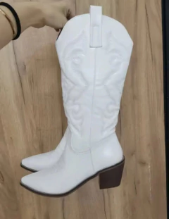 Bota Victoria cowboy metalizada com zíper. - comprar online