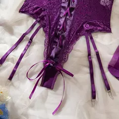 Conjunto de Lingerie Sexy com luva e meias Thifany. na internet