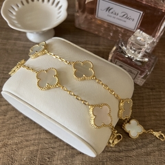 PULSEIRA 5 TREVOS COM CAIXA