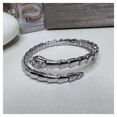 BRACELETE SERPENTE CRAVEJADO CABEÇA E CAUDA
