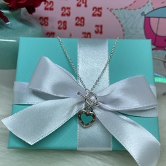 COLAR CORAÇÃO BLUE COM FECHO ESPECIAL - comprar online