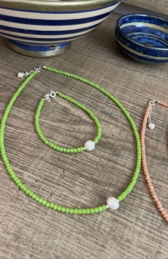 COLAR DE CRISTAL COM PÉROLA BARROCA (EM PRATA). na internet