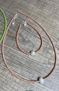 COLAR DE CRISTAL COM PÉROLA BARROCA (EM PRATA). - loja online