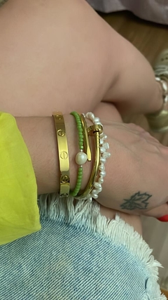 PULSEIRA DE CRISTAL COM PÉROLA BARROCA na internet