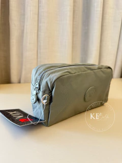 Necessaire Republic Vix by Chenson na internet