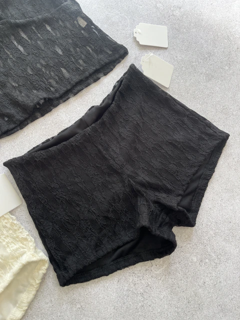 SHORT ENCAJE NAT