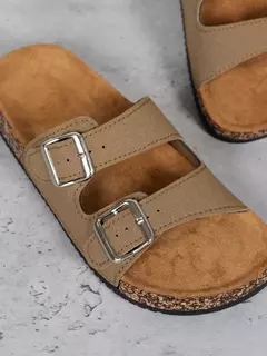 Chinelos Birken Noronha na internet