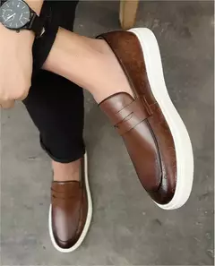 Imagem do Mocassins de couro em relevo masculinos, slip-on, sola grossa, sapatos casuais