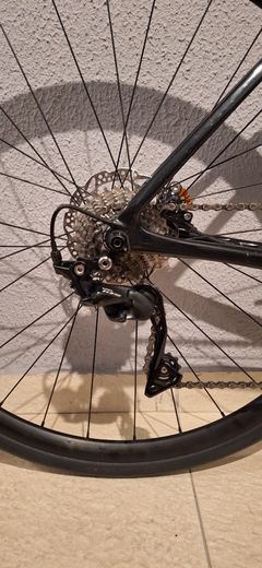 Cannondale SuperSix Evo na internet