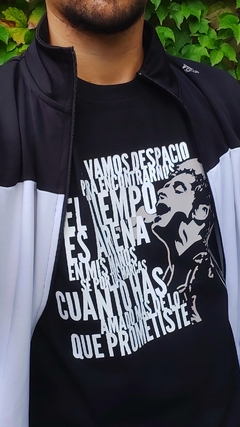 Imagen de Remera Unisex Negra Gustavo Cerati Lago En El Cielo