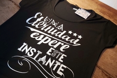 Remera Dama Entre Caníbales Gustavo Cerati en internet