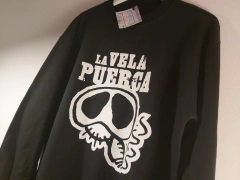 Buzo Negro Cuello Redondo La Vela Puerca Logo en internet