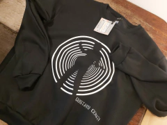 Buzo Negro Cuello Redondo Gustavo Cerati Ahi Vamos III - tienda online