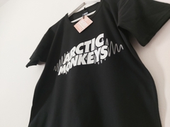 Remera Unisex Arctic Monkeys Logo AM [Varios colores] - Beatagonia Store