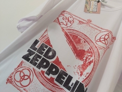 Remera Unisex Blanca Led Zeppelin Rojo y Negro - tienda online