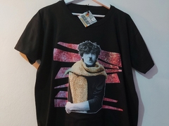 Remera Unisex Charly García Art [Varios Colores] en internet
