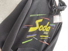 Canguro Frisado Negro Soda Stereo Estética 80's - tienda online