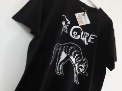 Remera Unisex Negra The Cure Logo & Gato - comprar online