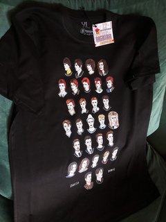Remera Unisex David Bowie a través de las eras [Varios colores] en internet
