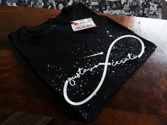 Remera Unisex Gustavo Cerati Infinito [Varios colores] - comprar online