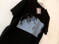 Remera Unisex Charly García en el Aire [Varios colores] - Beatagonia Store