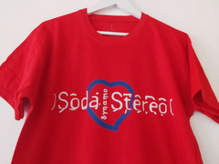 OUTLET - REMERA UNISEX roja DYNAMO SODA STEREO talle L (falla mínima) en internet
