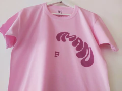 OUTLET - REMERA ROSA Ma.Becerra Imán talle M en internet