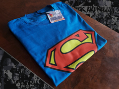 Remera Unisex Azul Superman Logo Clásico - Beatagonia Store