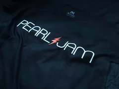 Remera Unisex Pearl Jam Logo W&R - Beatagonia Store