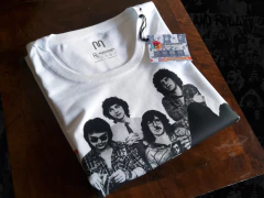 Remera Dama Serú Girán Charly Foto Banda Blanca en internet