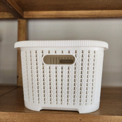 Contenedor organizador Ratan Chico blanco con tapa - comprar online