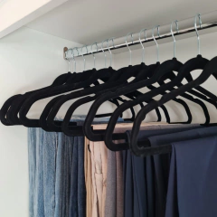 Percha ultrafina adulto negra - comprar online