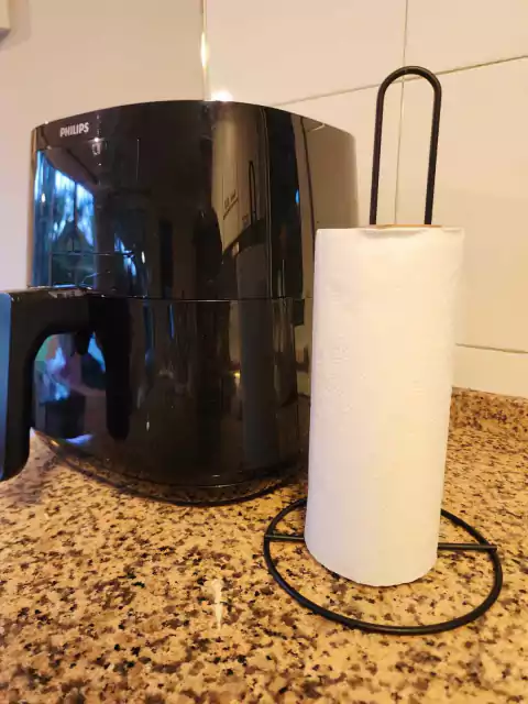 Porta rollo de cocina de metal negro