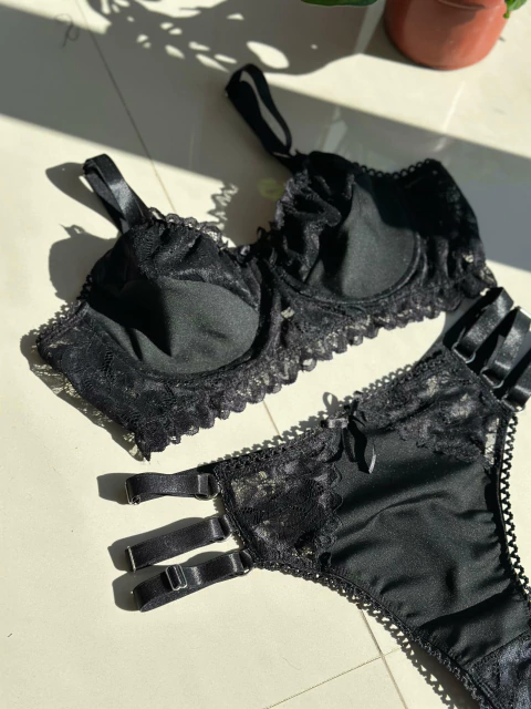 Conjunto ÍGNEA NEGRO