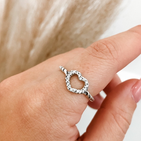 Anel de Prata Vazado Envelhecido Zircônia