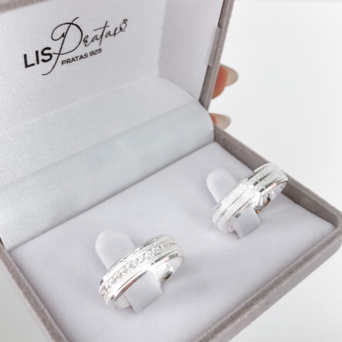 Aliança em Prata Encanto 6mm+ Solitário Clássico - comprar online