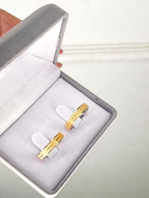 Aliança Banhada 4mm + Anel Solitário Banhado - comprar online