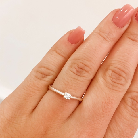 Anel de Prata Solitário Clássico