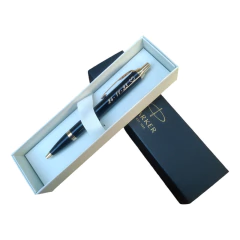 Boligrafo Parker Im Laca Negra + Tarjetero Personalizado en internet