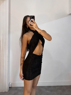 Vestido Transpassado Preto na internet